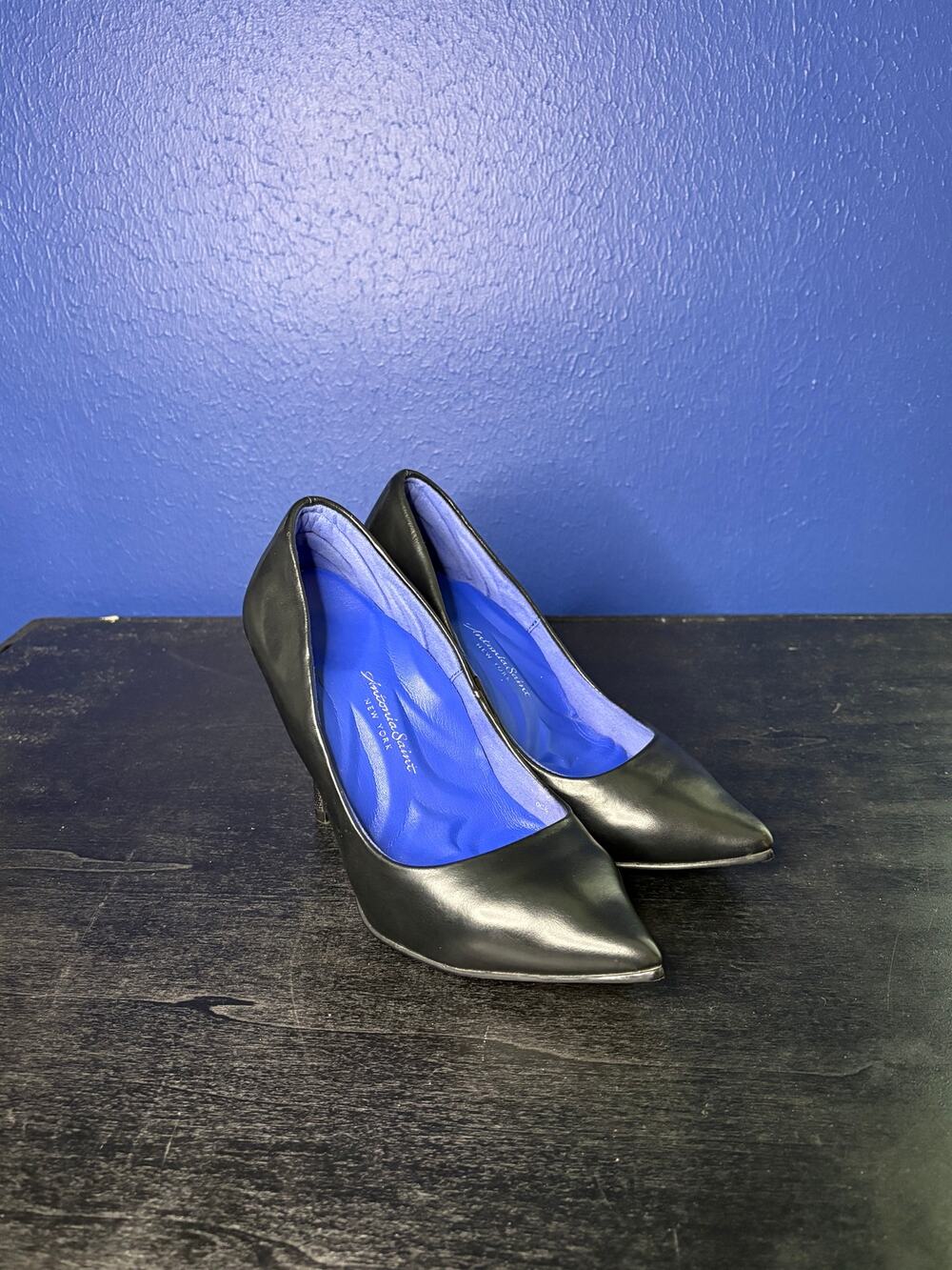 Antonia Saint New York Black Pointed Toe Heels with Blue Lining – Size 6